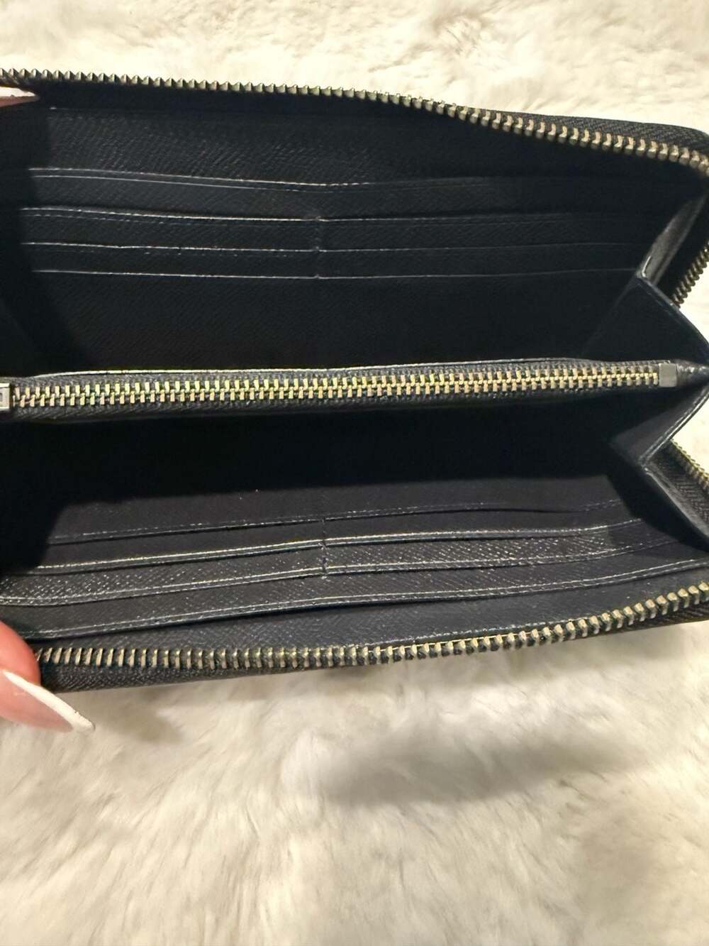 Coach Accordion Wallet in Signature Embossed Leather CE551 Black - Picture 4 of 7